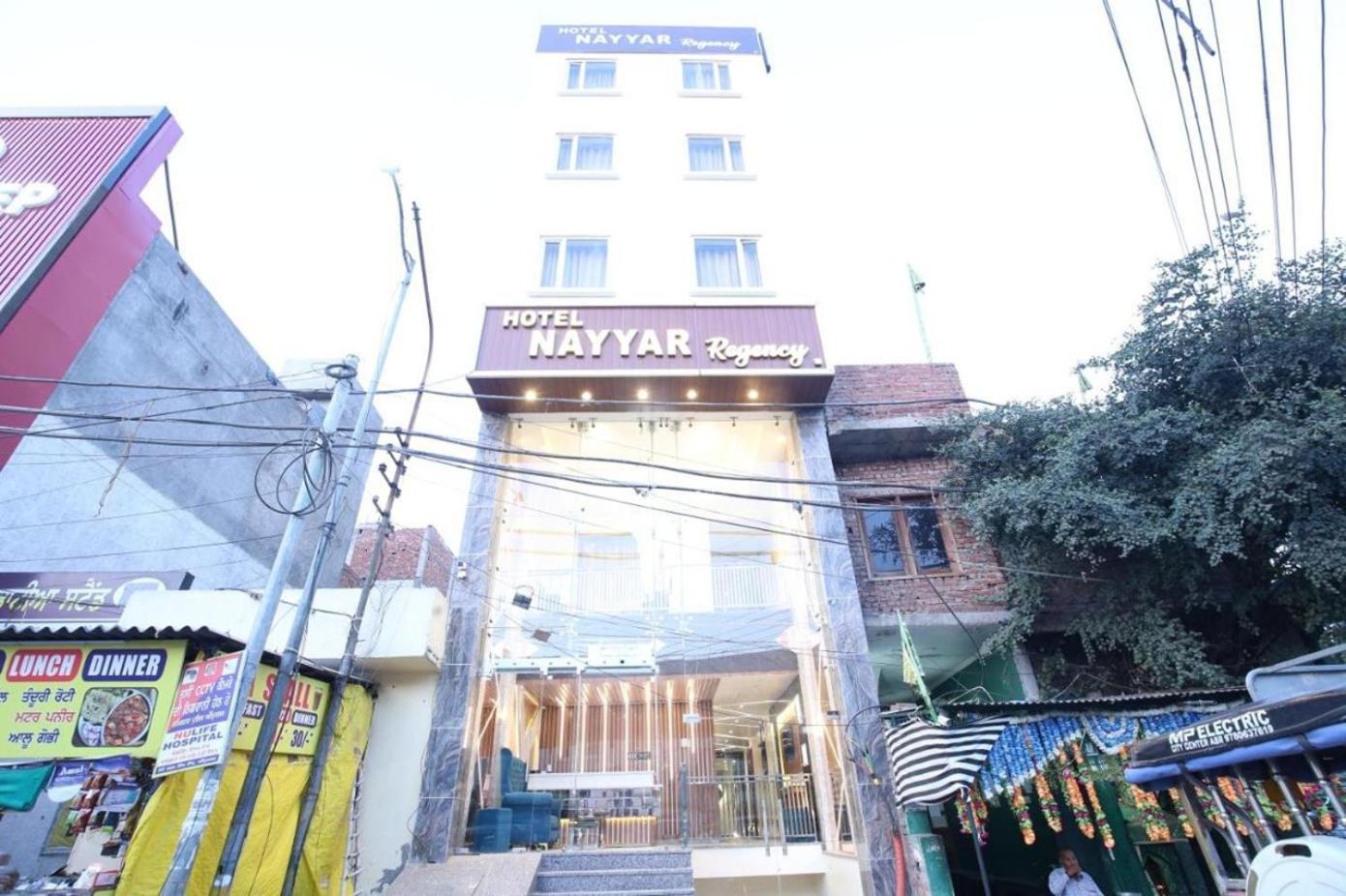 Hotel Nayyar Regency Near Bus Stand 3*